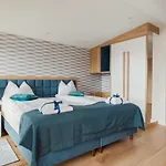 Shortstaypoland